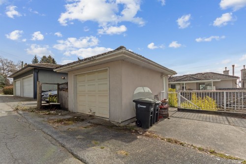 5177 Carson Street, Burnaby, BC - Outdoor With Exterior