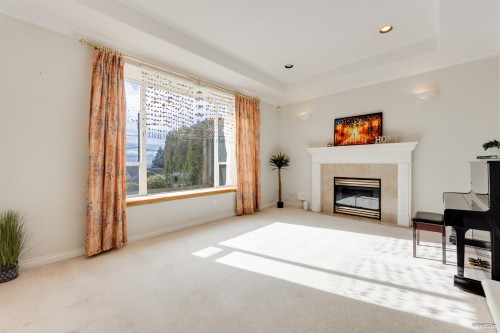 5177 Carson Street, Burnaby, BC - Indoor Photo Showing Living Room With Fireplace