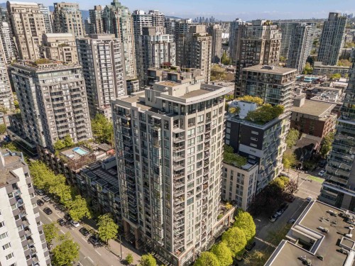 PH10-1082 Seymour Street  Vancouver, BC V6B 1X9