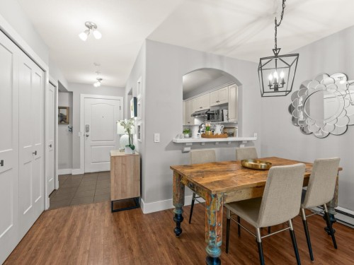 117-5900 Dover Crescent, Richmond, BC - Indoor Photo Showing Dining Room
