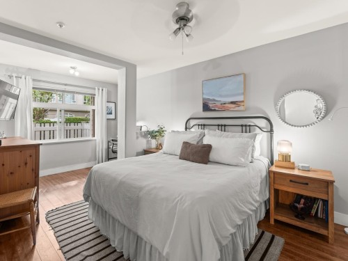 117-5900 Dover Crescent, Richmond, BC - Indoor Photo Showing Bedroom