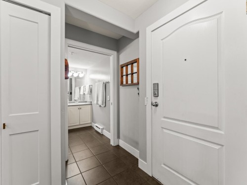 117-5900 Dover Crescent, Richmond, BC - Indoor Photo Showing Other Room