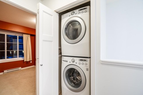 83-13819 232 Street, Maple Ridge, BC - Indoor Photo Showing Laundry Room