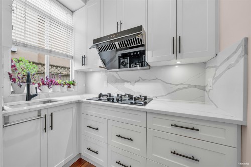 1285 47Th Avenue W, Vancouver, BC - Indoor Photo Showing Kitchen