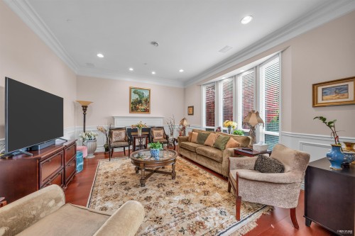 1285 47Th Avenue W, Vancouver, BC - Indoor Photo Showing Living Room