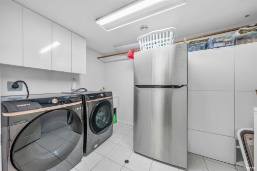1285 47Th Avenue W, Vancouver, BC - Indoor Photo Showing Laundry Room