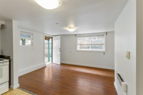 2119 30Th Avenue E, Vancouver, BC - Indoor
