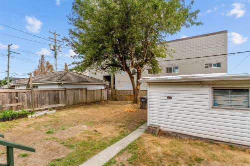 2119 30Th Avenue E, Vancouver, BC - Outdoor