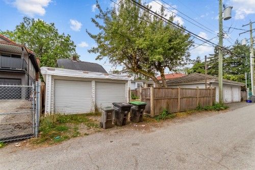 2119 30Th Avenue E, Vancouver, BC - Outdoor