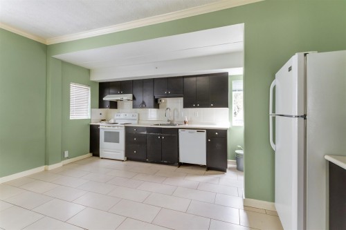 2119 30Th Avenue E, Vancouver, BC - Indoor Photo Showing Kitchen