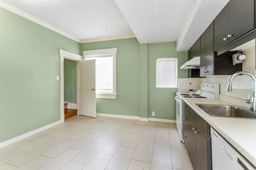 2119 30Th Avenue E, Vancouver, BC - Indoor Photo Showing Kitchen
