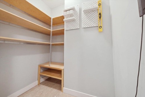 512-298 E 11Th Avenue, Vancouver, BC - Indoor With Storage