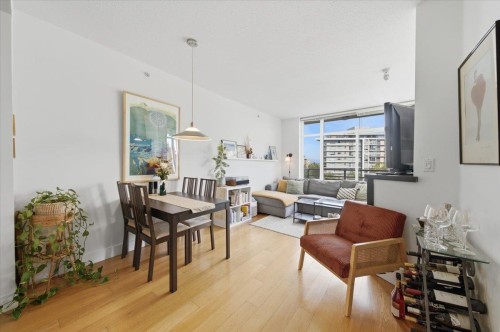 512-298 E 11Th Avenue, Vancouver, BC - Indoor Photo Showing Living Room