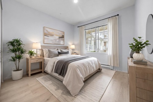7336 Salisbury Avenue, Burnaby, BC - Indoor Photo Showing Bedroom