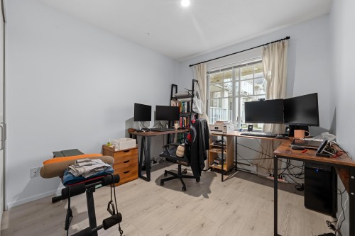 7336 Salisbury Avenue, Burnaby, BC - Indoor Photo Showing Office