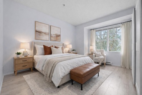 7336 Salisbury Avenue, Burnaby, BC - Indoor Photo Showing Bedroom