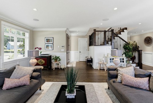 930 Selkirk Crescent, Coquitlam, BC - Indoor Photo Showing Living Room
