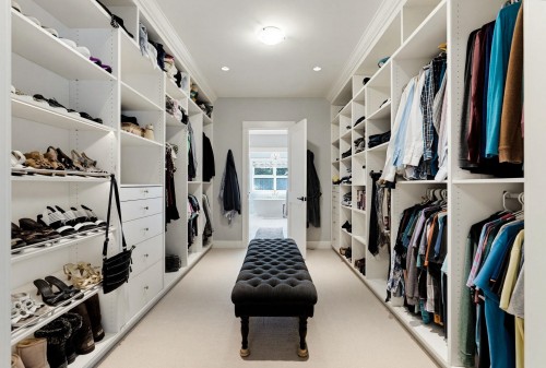 930 Selkirk Crescent, Coquitlam, BC - Indoor With Storage