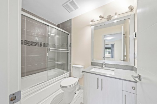 2-4191 No.4 Road, Richmond, BC - Indoor Photo Showing Bathroom