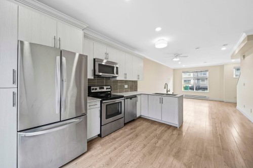 2-4191 No.4 Road, Richmond, BC - Indoor Photo Showing Kitchen With Double Sink With Upgraded Kitchen