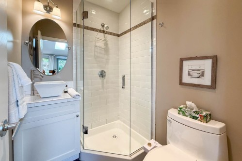 Withheld Withheld, North Vancouver, BC - Indoor Photo Showing Bathroom