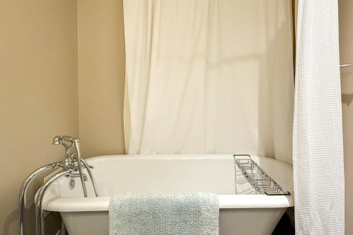 Withheld Withheld, North Vancouver, BC - Indoor Photo Showing Bathroom