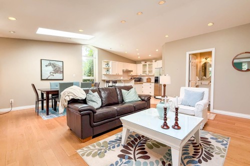 Withheld Withheld, North Vancouver, BC - Indoor Photo Showing Living Room
