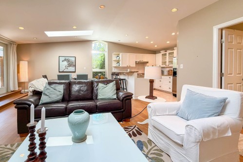 Withheld Withheld, North Vancouver, BC - Indoor Photo Showing Living Room