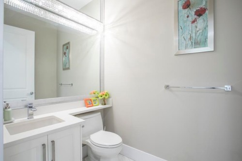 8559 Montcalm Street, Vancouver, BC - Indoor Photo Showing Bathroom