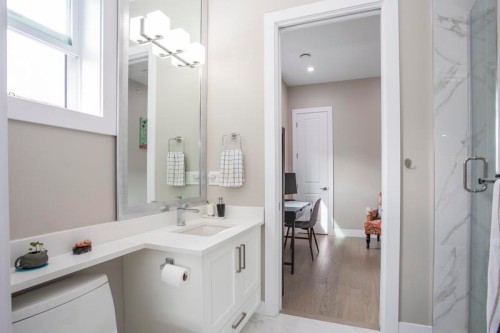 8559 Montcalm Street, Vancouver, BC - Indoor Photo Showing Bathroom