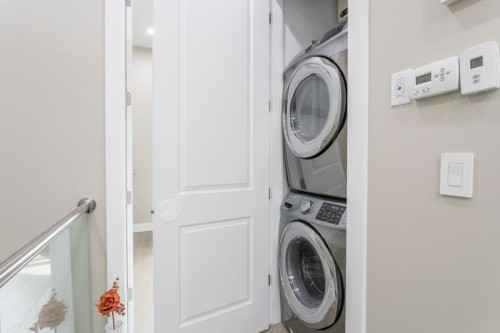 8559 Montcalm Street, Vancouver, BC - Indoor Photo Showing Laundry Room
