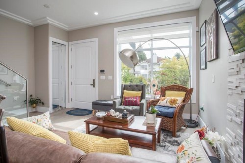 8559 Montcalm Street, Vancouver, BC - Indoor With Fireplace