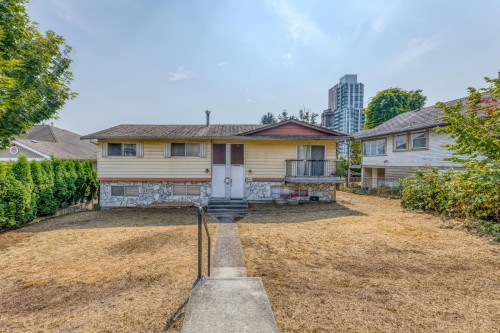 920 Harris Avenue, Coquitlam, BC - Outdoor