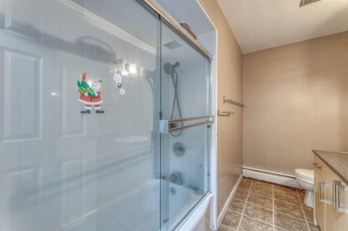 920 Harris Avenue, Coquitlam, BC - Indoor Photo Showing Bathroom