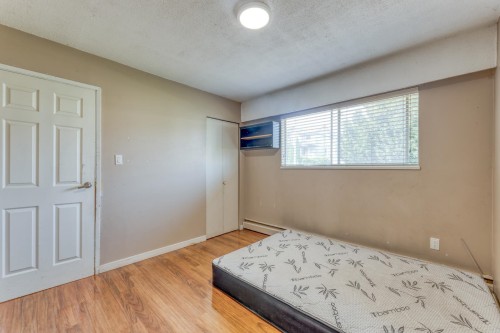 920 Harris Avenue, Coquitlam, BC - Indoor Photo Showing Bedroom