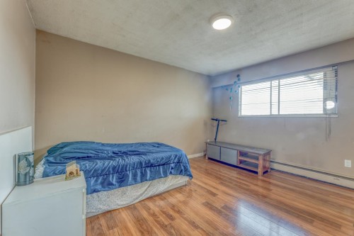920 Harris Avenue, Coquitlam, BC - Indoor Photo Showing Bedroom