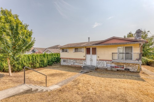 920 Harris Avenue, Coquitlam, BC - Outdoor With Deck Patio Veranda