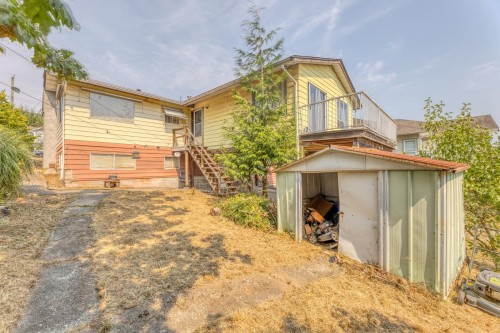 920 Harris Avenue, Coquitlam, BC - Outdoor With Exterior