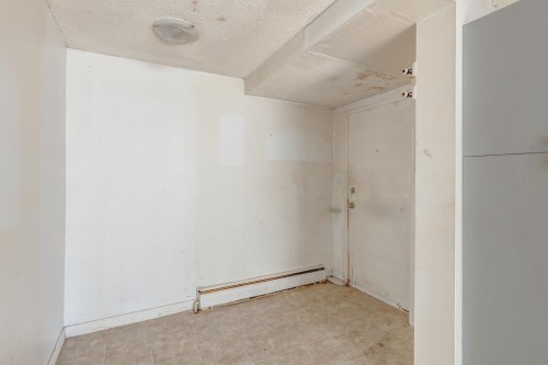 920 Harris Avenue, Coquitlam, BC - Indoor Photo Showing Other Room