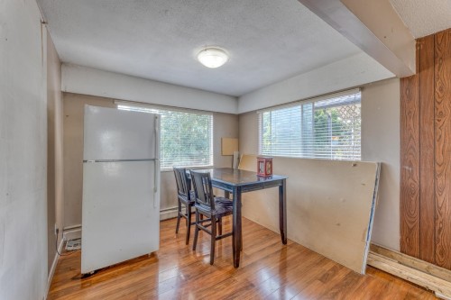 920 Harris Avenue, Coquitlam, BC - Indoor Photo Showing Dining Room