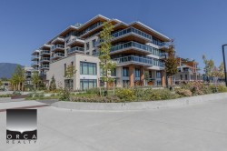 305-777 Harbour Way North Vancouver, BC V7P 0G2