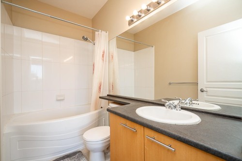 516-9319 University Crescent, Burnaby, BC - Indoor Photo Showing Bathroom