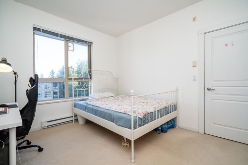 516-9319 University Crescent, Burnaby, BC - Indoor Photo Showing Bedroom