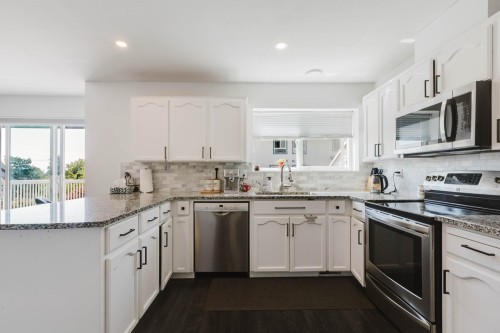 40-1355 Citadel Drive, Port Coquitlam, BC - Indoor Photo Showing Kitchen With Upgraded Kitchen