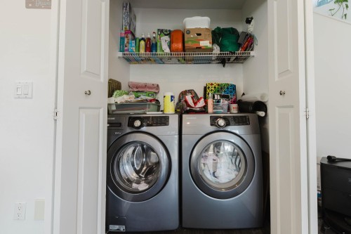 40-1355 Citadel Drive, Port Coquitlam, BC - Indoor Photo Showing Laundry Room