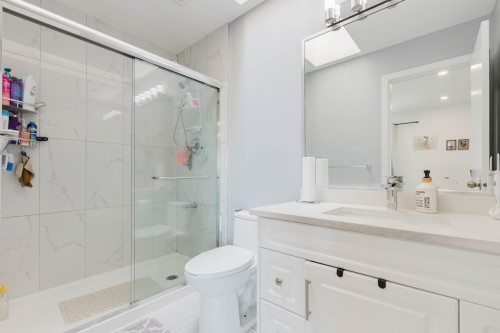 40-1355 Citadel Drive, Port Coquitlam, BC - Indoor Photo Showing Bathroom