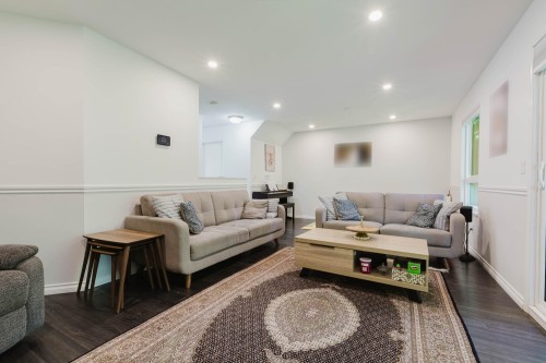 40-1355 Citadel Drive, Port Coquitlam, BC - Indoor Photo Showing Living Room