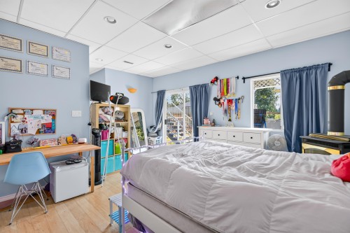 828 Huber Drive, Port Coquitlam, BC - Indoor Photo Showing Bedroom