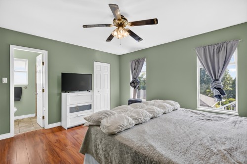 828 Huber Drive, Port Coquitlam, BC - Indoor Photo Showing Bedroom