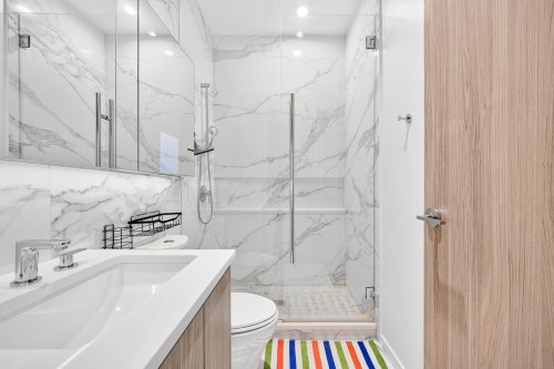 Th-05-8555 Capstan Way, Richmond, BC - Indoor Photo Showing Bathroom